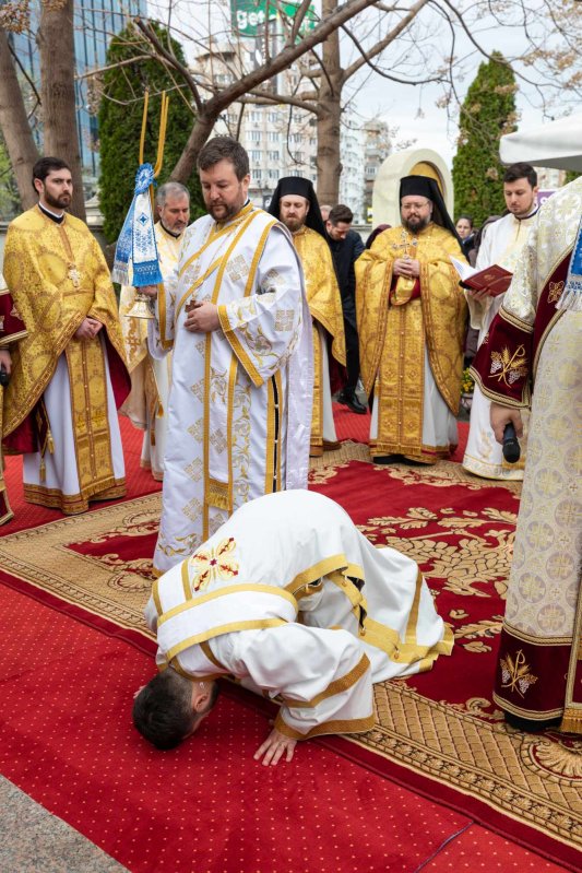 Hirotonie întru diacon la Paraclisul Catedralei Naționale 249056