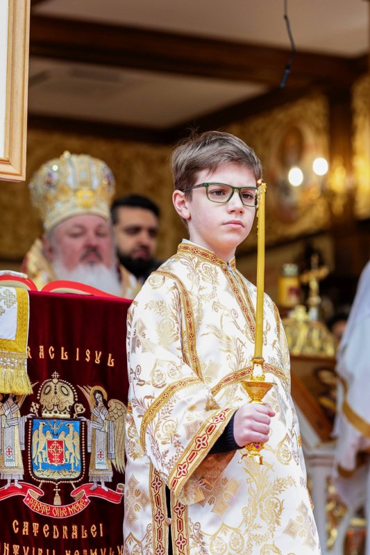 Hirotonie întru diacon la Paraclisul Catedralei Naționale 249089