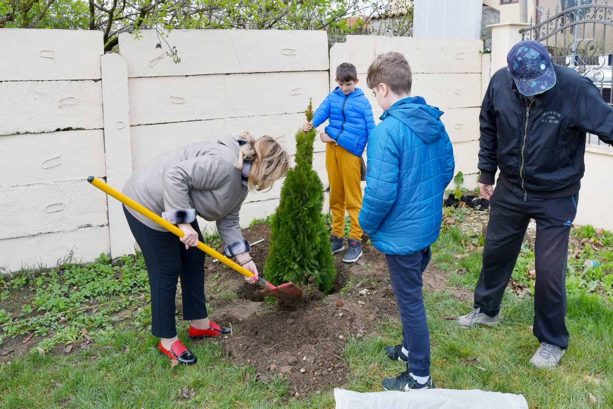 Activitate ecologică la o biserică din nordul Capitalei 249133