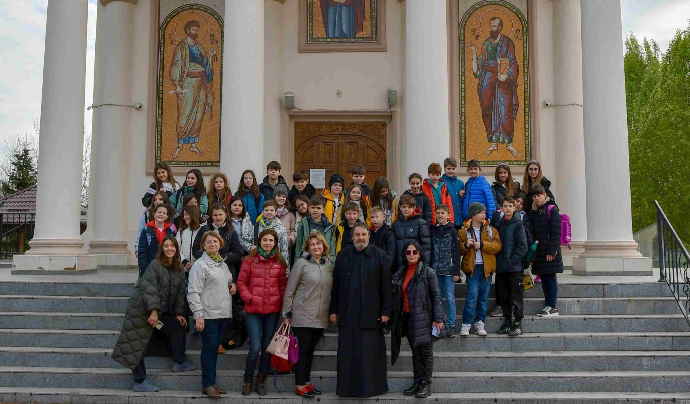 Activitate ecologică la o biserică din nordul Capitalei 249136