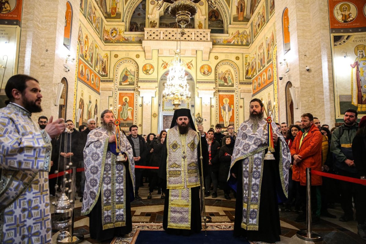 Pelerinaj al tinerilor de la Iclod la Mănăstirea Nicula 249023