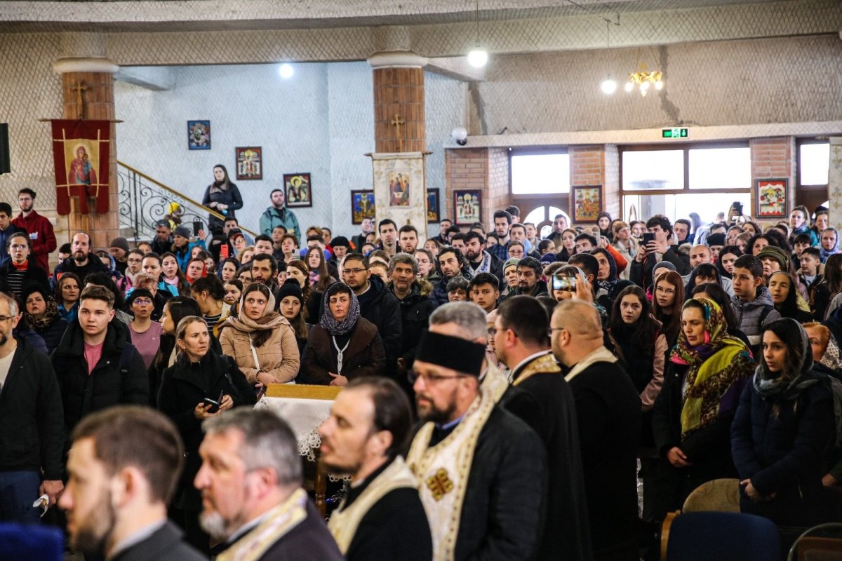 Pelerinaj al tinerilor de la Iclod la Mănăstirea Nicula 249027