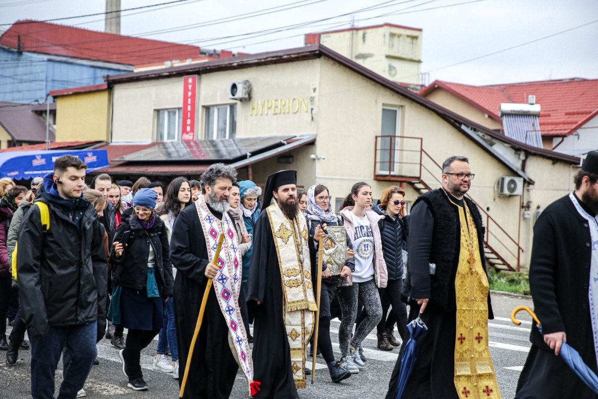 Pelerinaj al tinerilor de la Iclod la Mănăstirea Nicula 249034