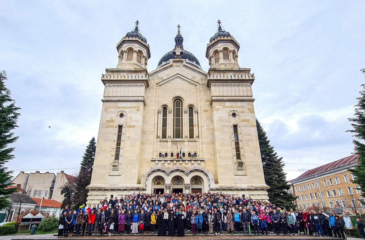 Pelerinaj al tinerilor de la Iclod la Mănăstirea Nicula 249037