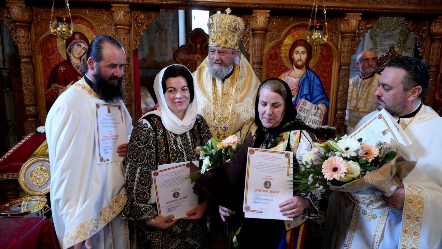 Resfinţire de biserică în Poiana Mărului, Braşov 249041