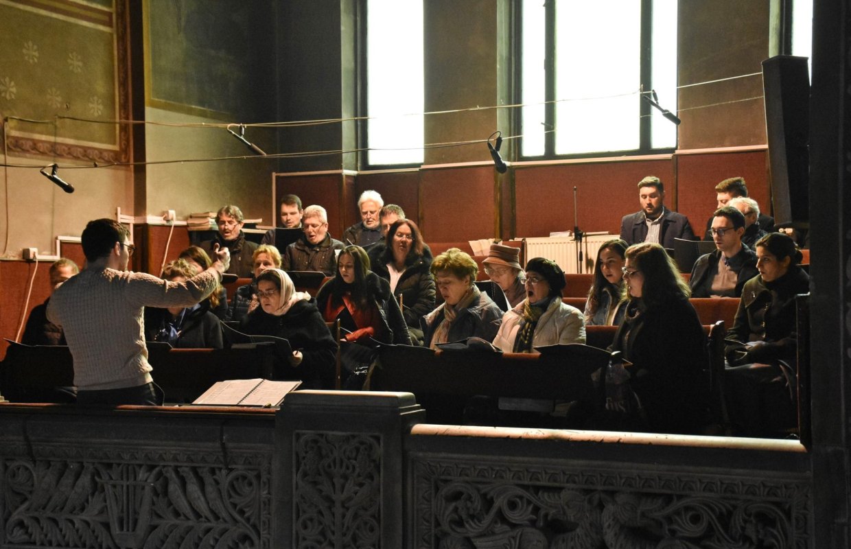 „Să ne răstignim împreună cu Hristos față de păcat” 249015