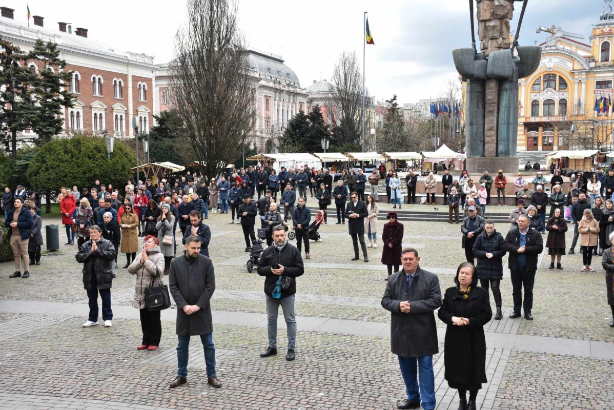 „Să ne răstignim împreună cu Hristos față de păcat” 249016