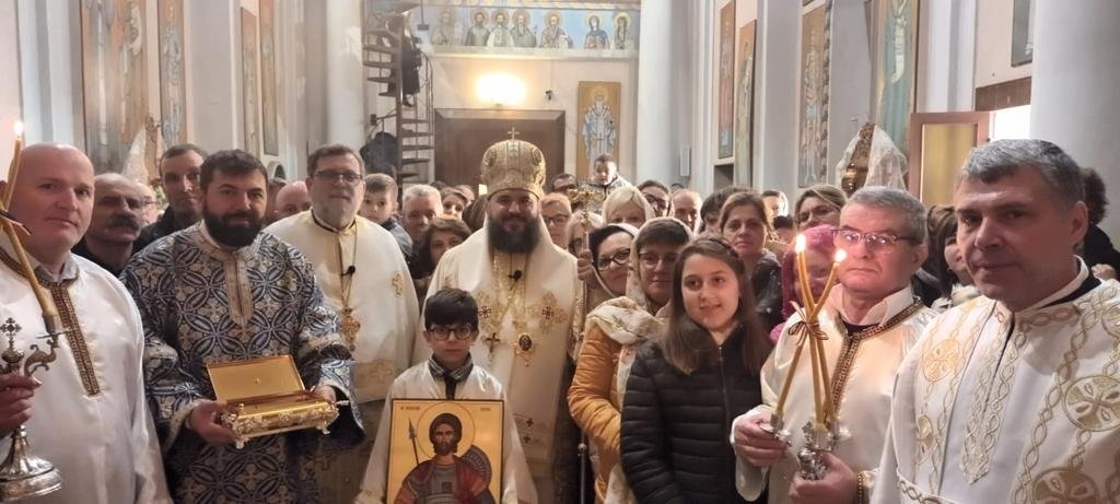 Slujiri arhierești la comunități românești din Italia 249255