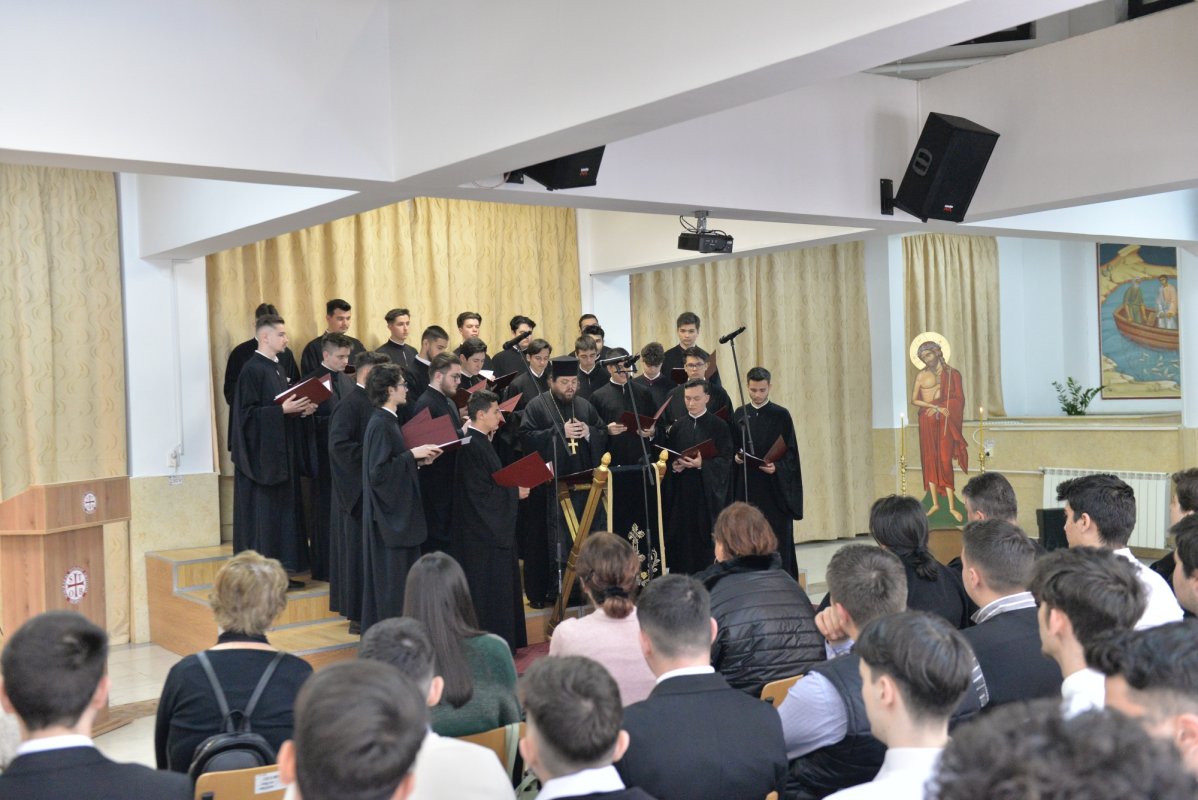 Concert prepascal la Seminarul Teologic Ortodox din București 249398