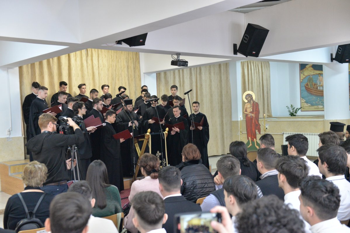 Concert prepascal la Seminarul Teologic Ortodox din București 249401