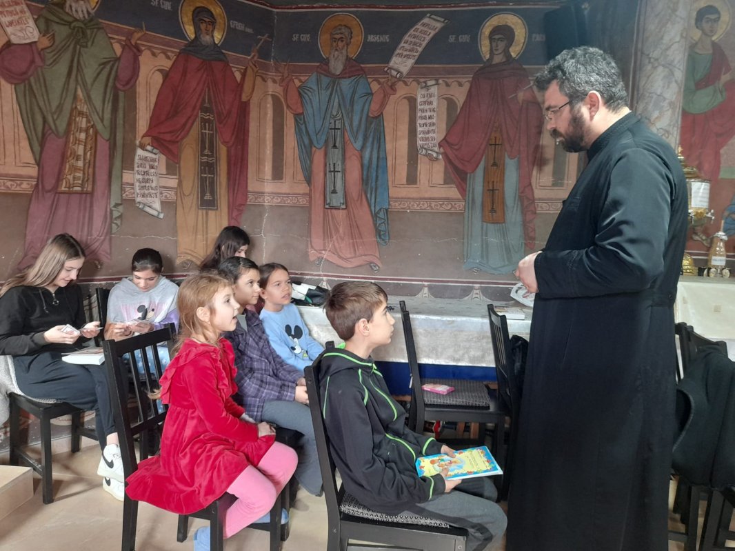 Școală de primăvară la Biserica „Sfântul Nicolae” din Șoimești, Prahova  249360