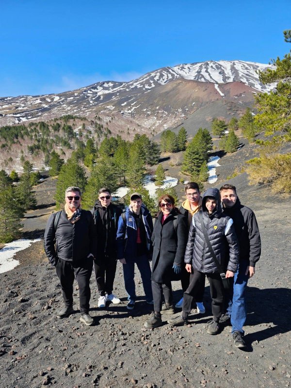 Din vecinătatea Vulcanilor noroioși la poalele Etnei  249433