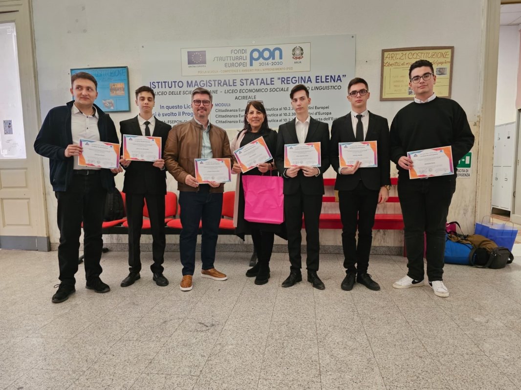 Din vecinătatea Vulcanilor noroioși la poalele Etnei  249436