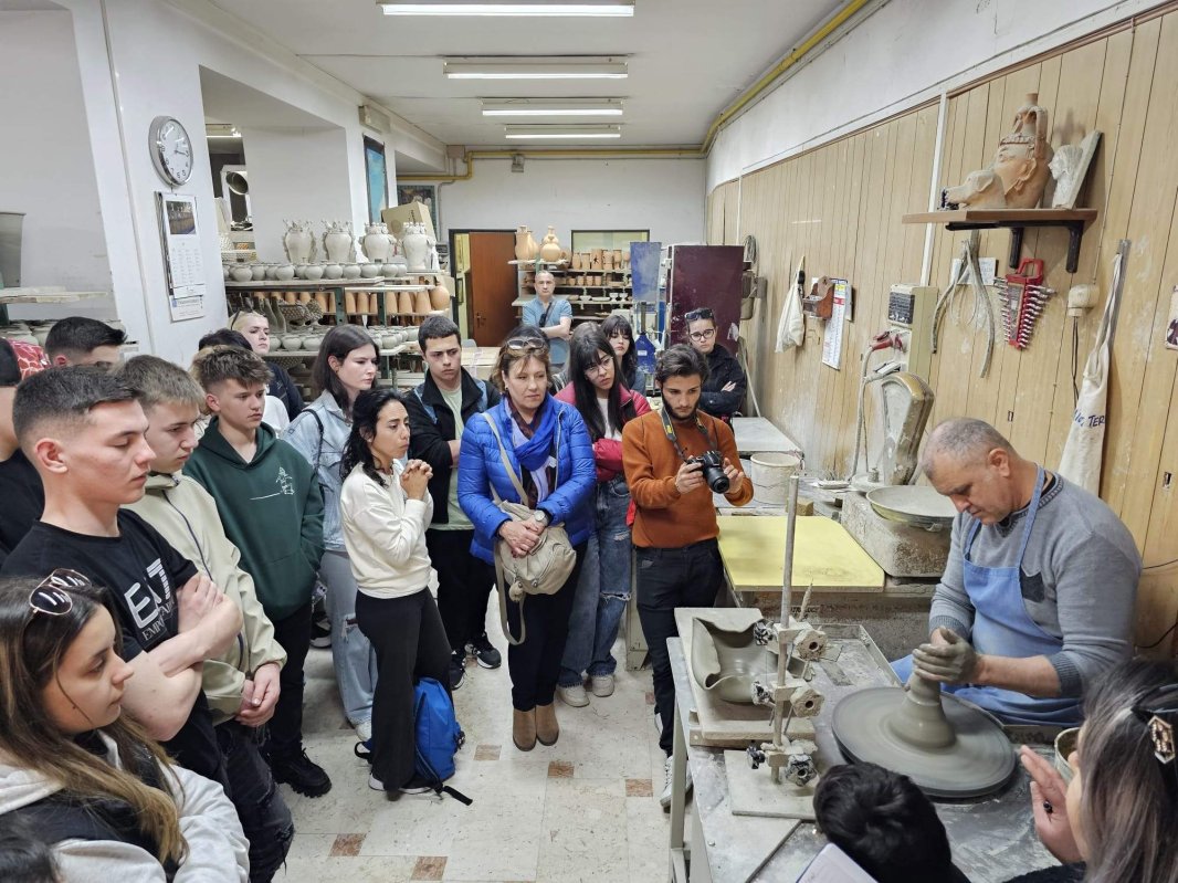 Din vecinătatea Vulcanilor noroioși la poalele Etnei  249437