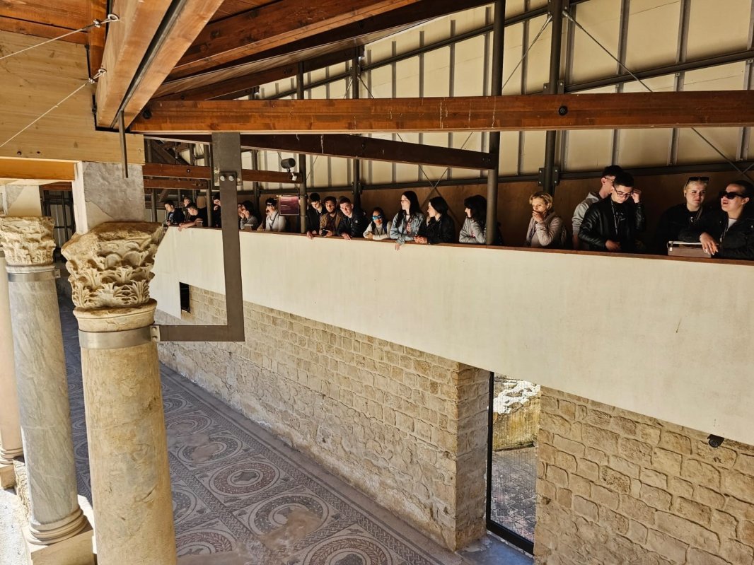 Din vecinătatea Vulcanilor noroioși la poalele Etnei  249439