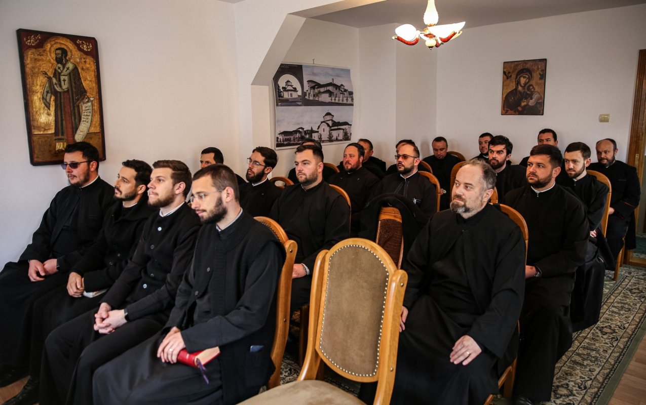 Cursuri de îndrumare duhovnicească pentru preoţi la Mănăstirea Rebra‑Parva 249558