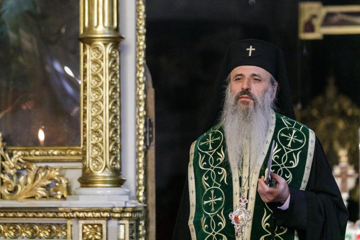 Mii de ieșeni au mers în procesiune cu flori și stâlpări 249720