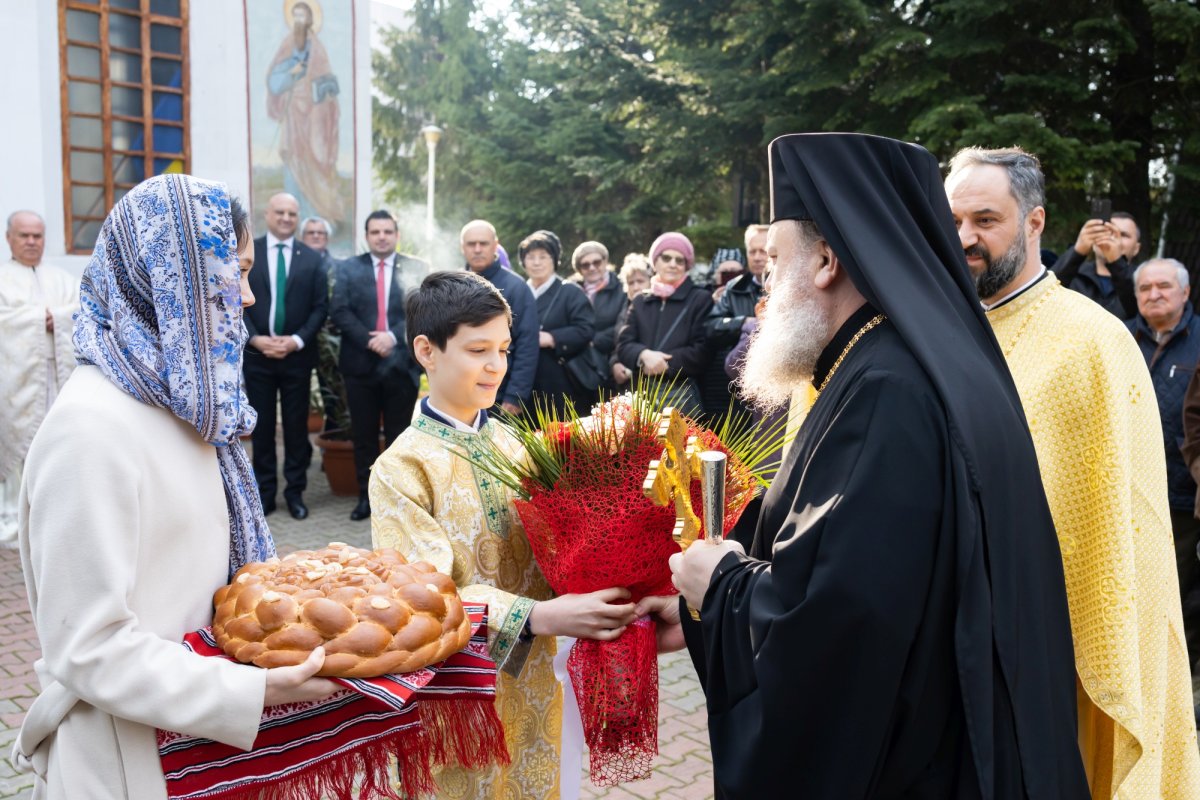 Pelerinaj și slujire arhierească în orașul Ploiești 249820