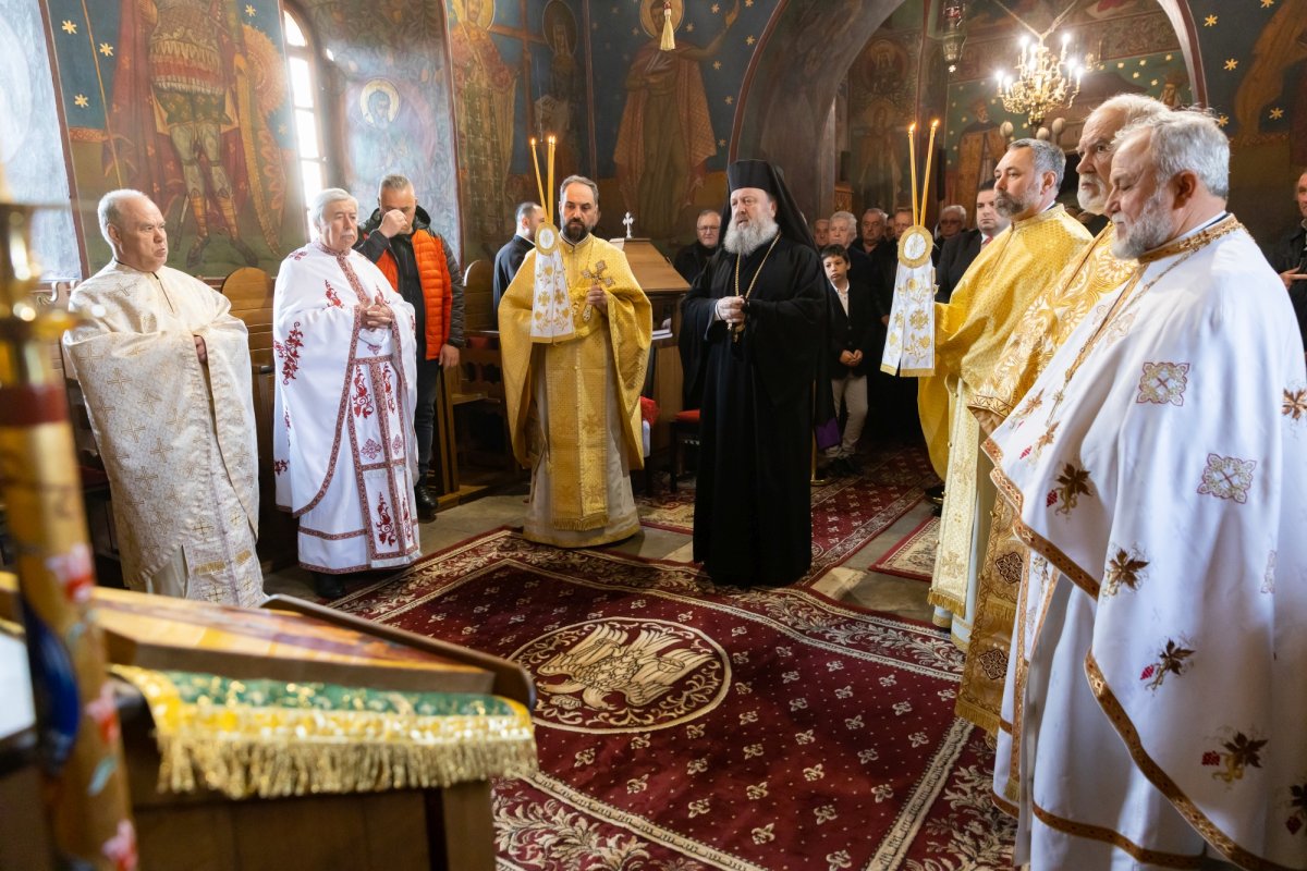 Pelerinaj și slujire arhierească în orașul Ploiești 249823