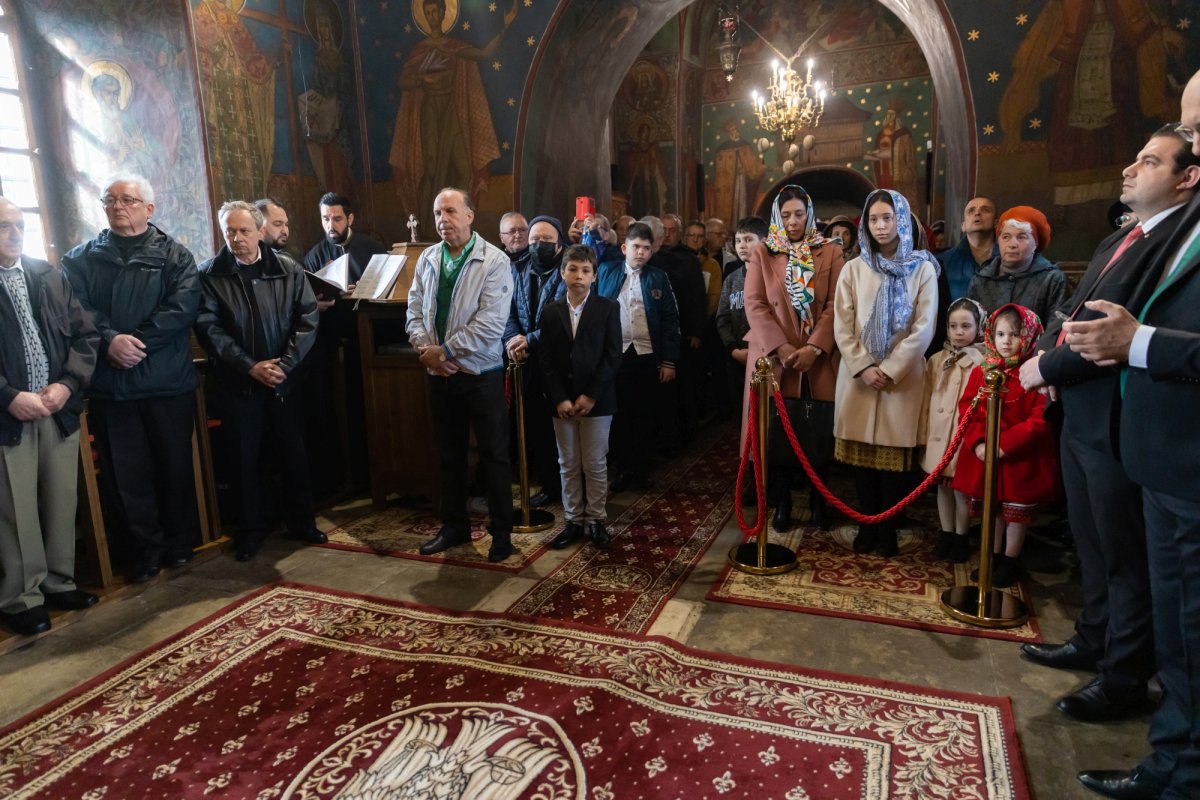 Pelerinaj și slujire arhierească în orașul Ploiești 249838