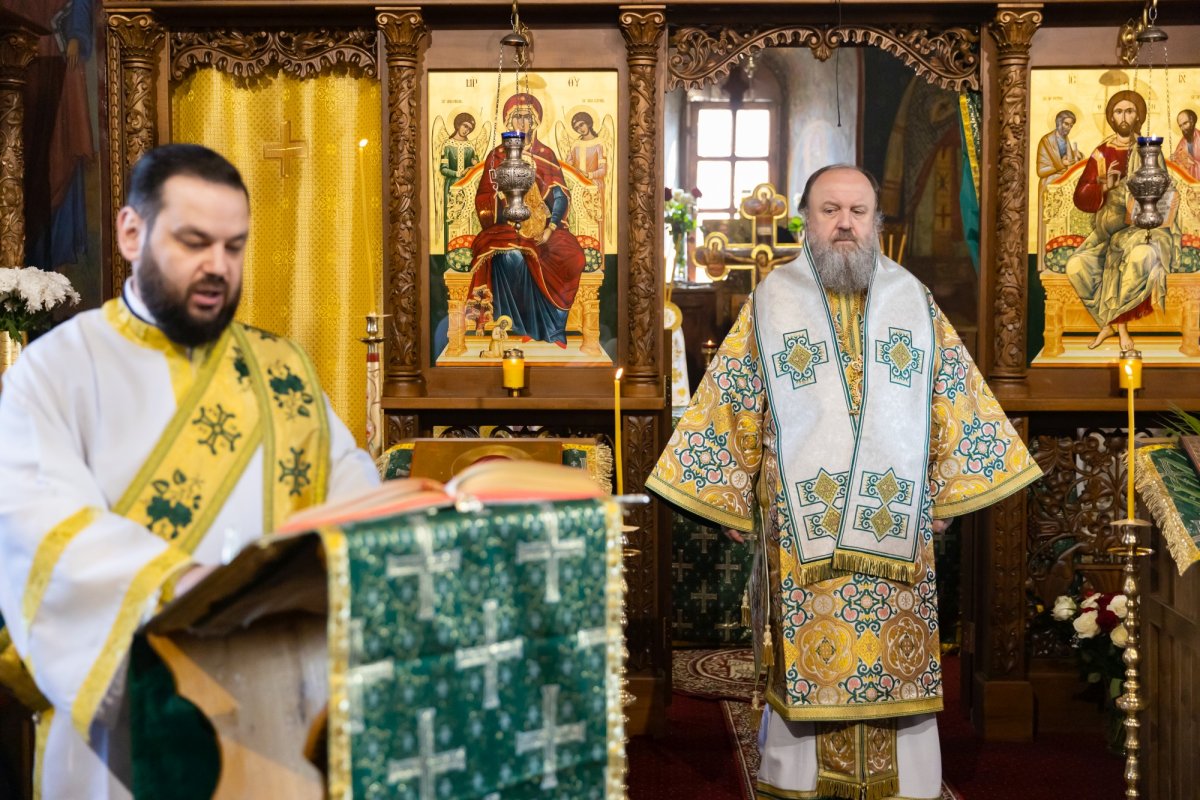 Pelerinaj și slujire arhierească în orașul Ploiești 249844