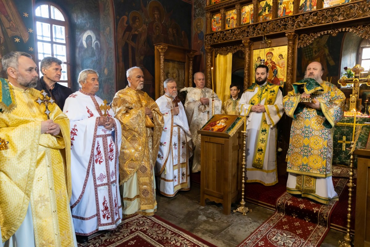 Pelerinaj și slujire arhierească în orașul Ploiești 249849