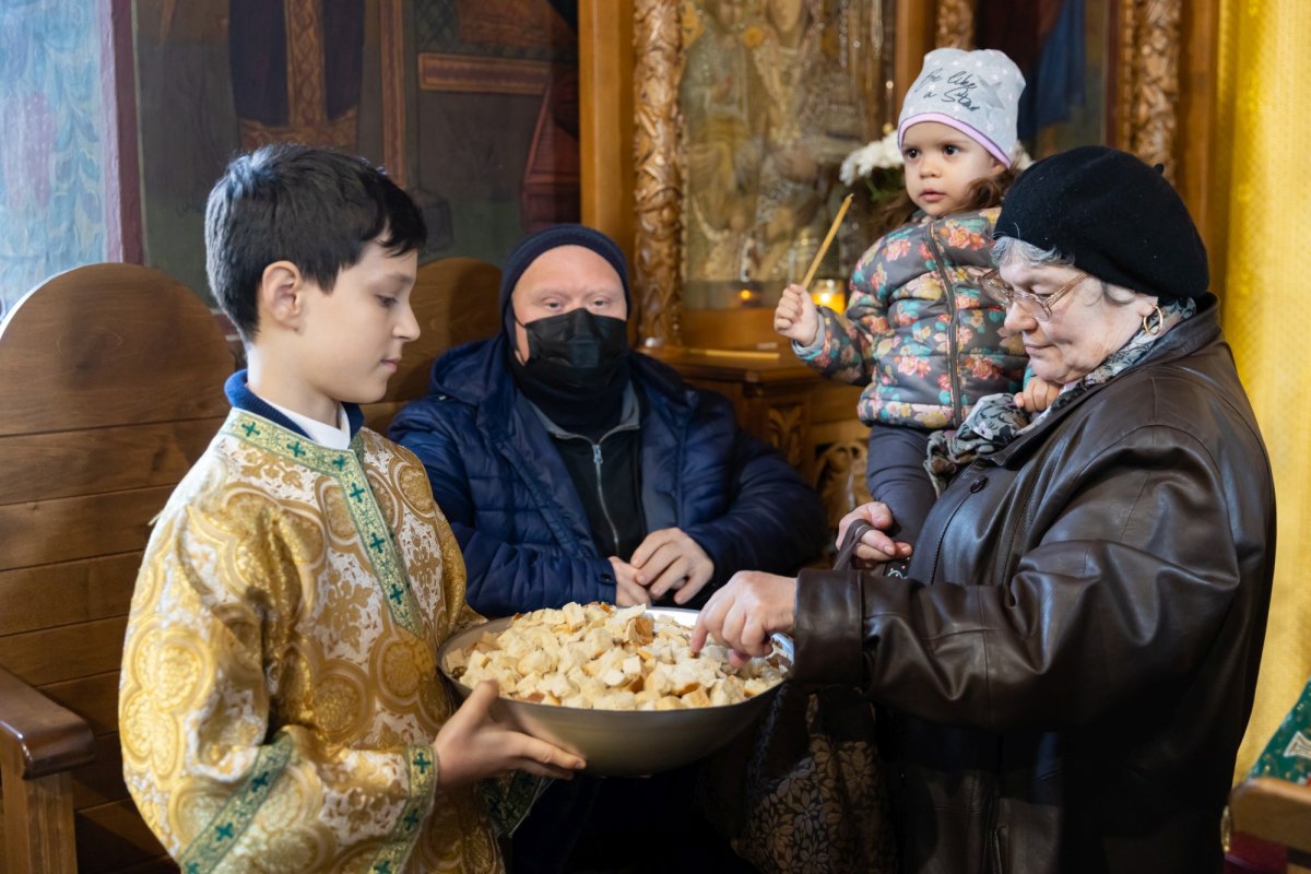 Pelerinaj și slujire arhierească în orașul Ploiești 249853