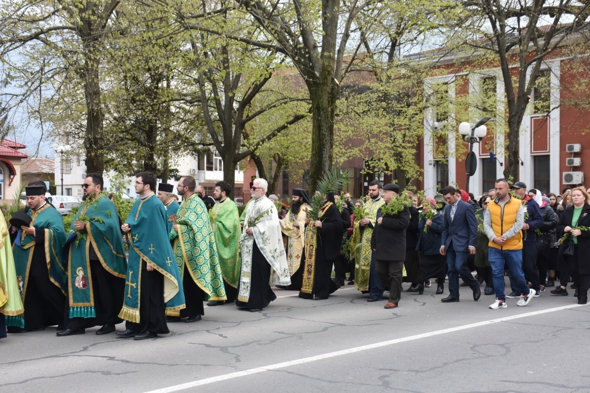 Sărbătoarea Floriilor în eparhii din Muntenia și Dobrogea 249871