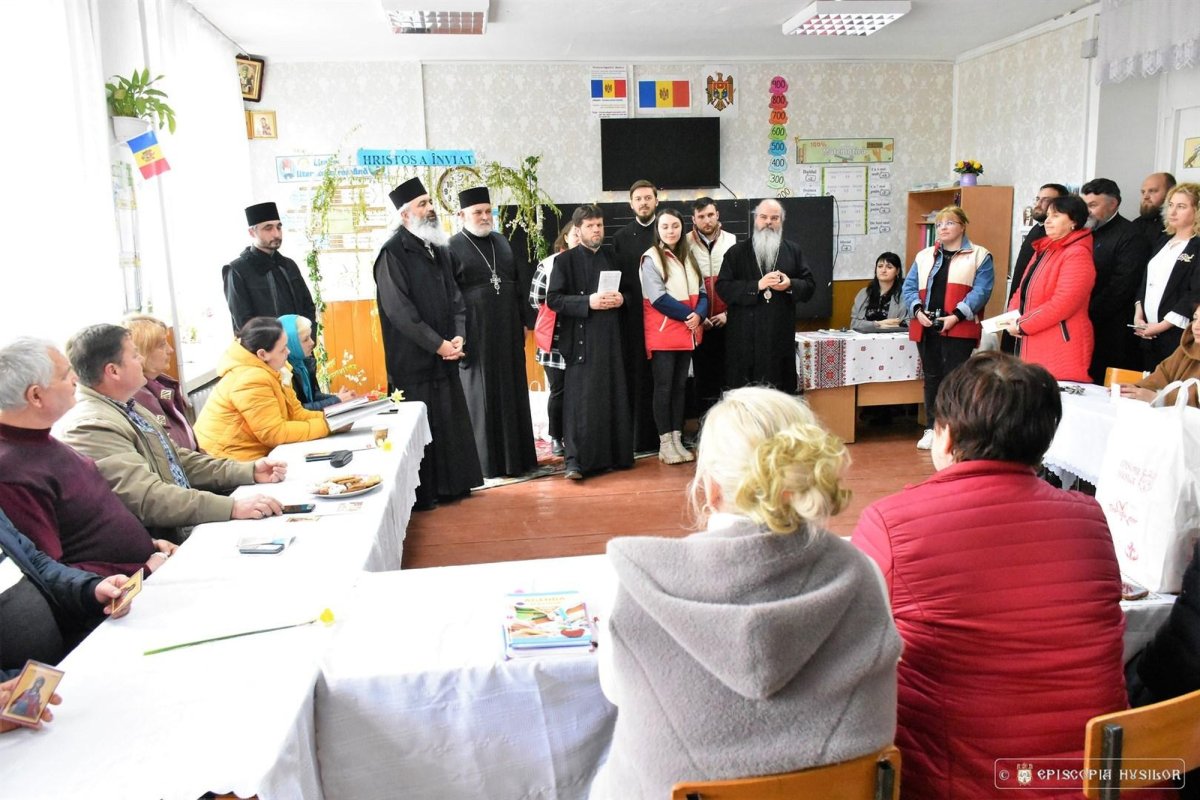 Campania „Împreună aducem Lumină în suflete”, a Episcopiei Hușilor, a ajuns în Basarabia 250100
