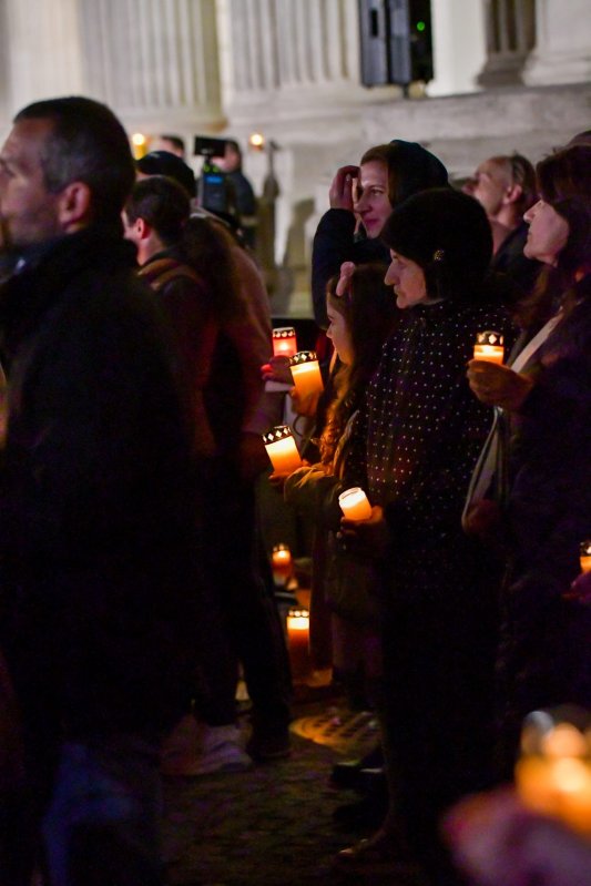 Sfintele Paști și oamenii-lumină 250083