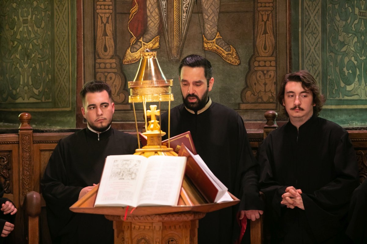 „Denia celor 12 Evanghelii” la Catedrala Patriarhală 250344