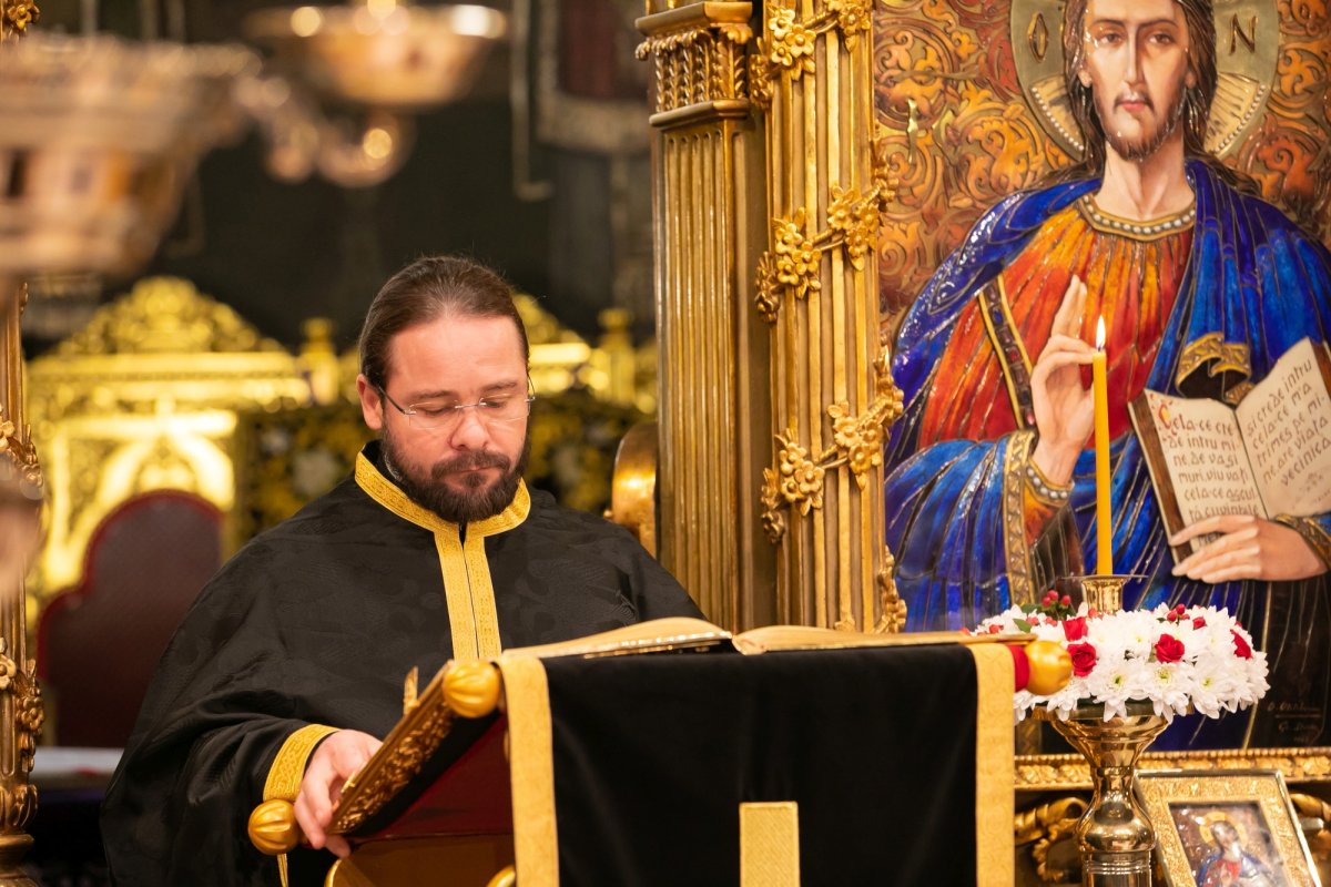 „Denia celor 12 Evanghelii” la Catedrala Patriarhală 250389