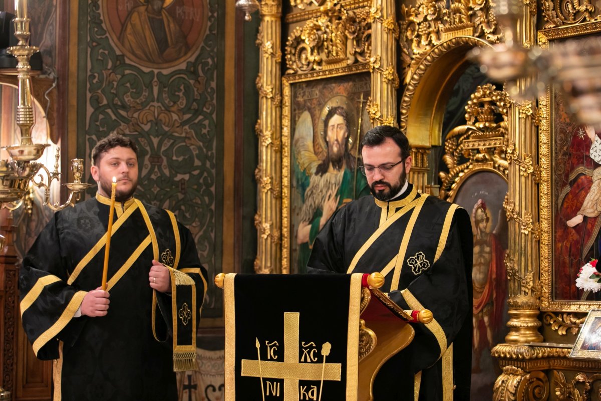 „Denia celor 12 Evanghelii” la Catedrala Patriarhală 250403