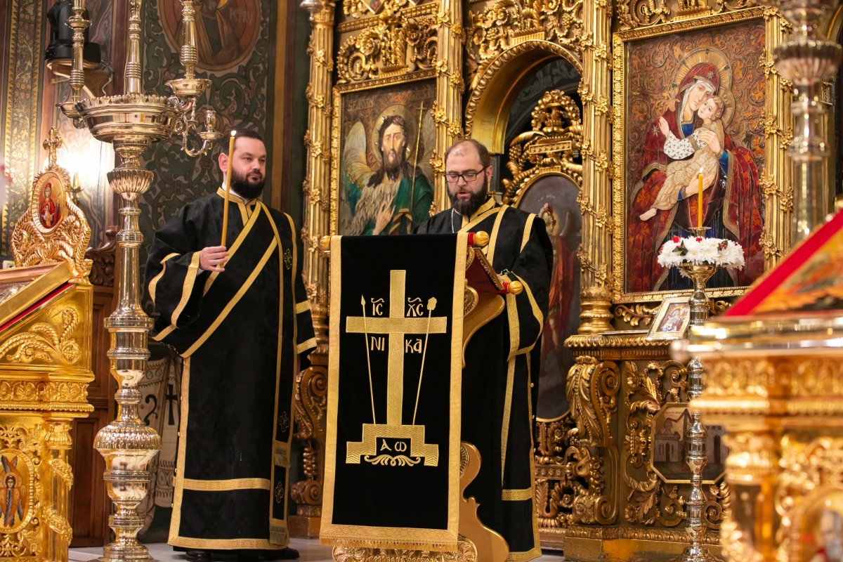 „Denia celor 12 Evanghelii” la Catedrala Patriarhală 250405