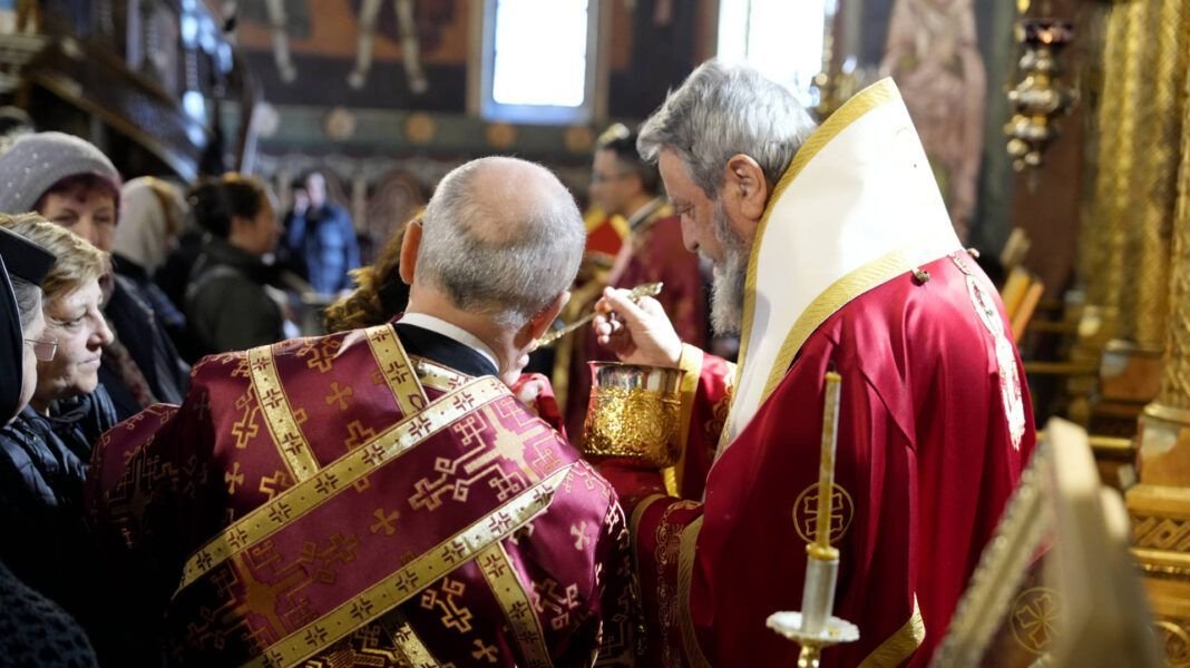 Sibienii s-au rugat în Joia Mare la Catedrala Mitropolitană 250466