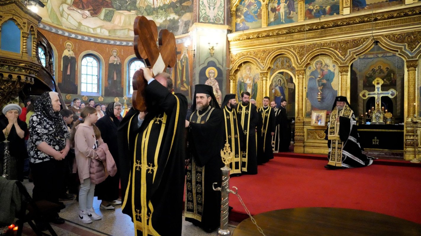 Sibienii s-au rugat în Joia Mare la Catedrala Mitropolitană 250468