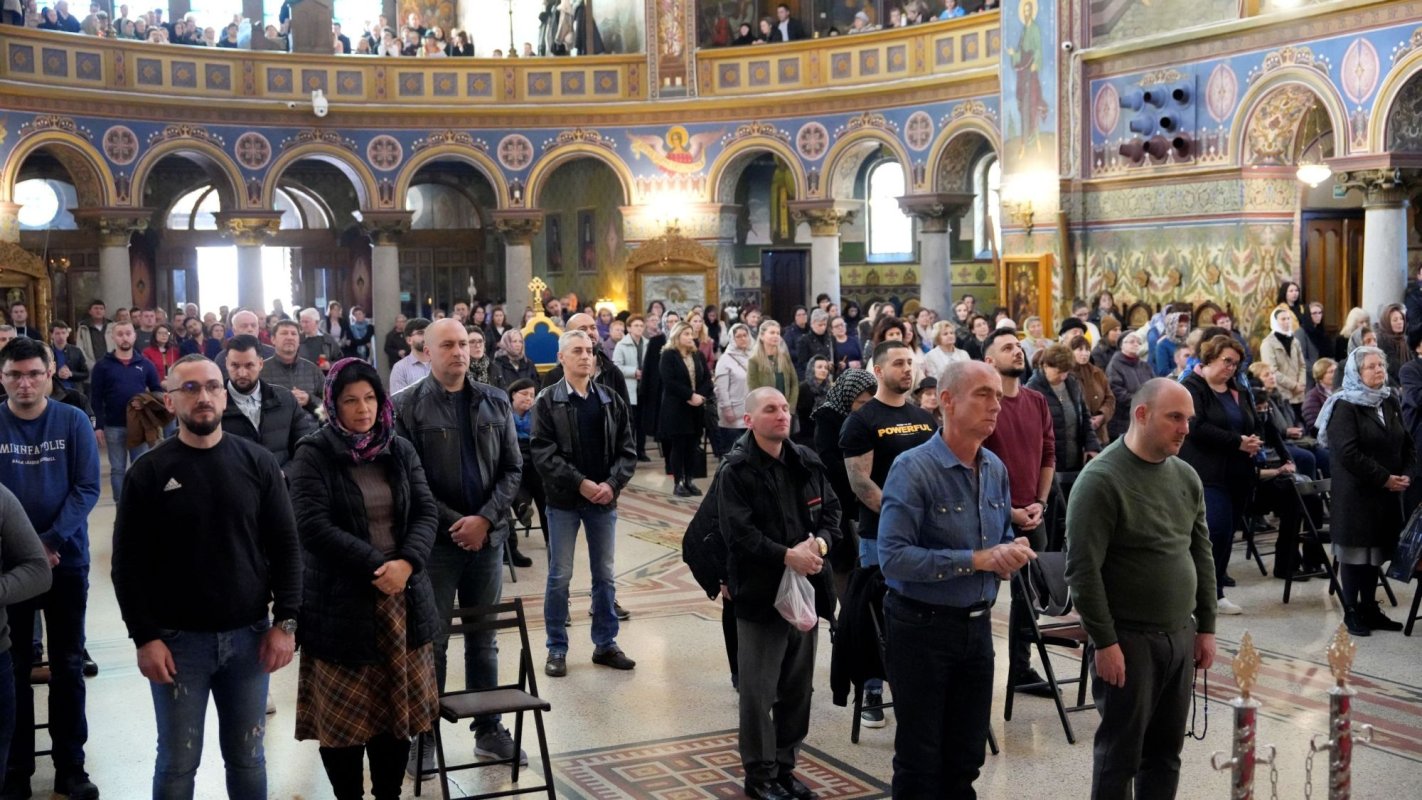 Sibienii s-au rugat în Joia Mare la Catedrala Mitropolitană 250471