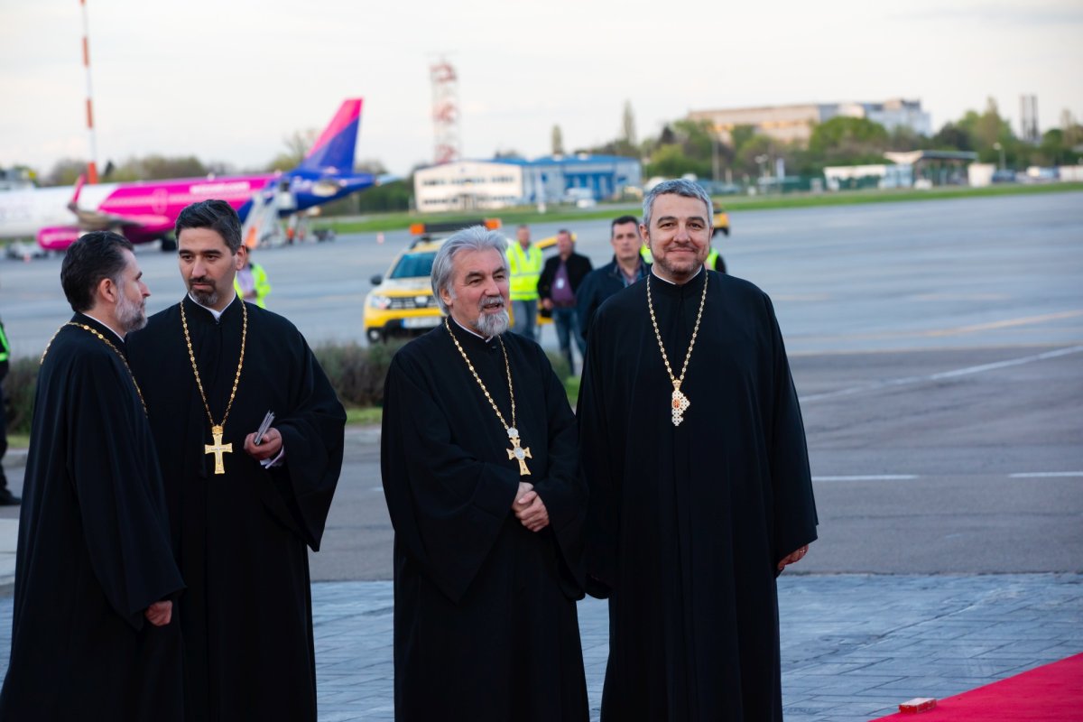 Sfânta Lumină de la Ierusalim a ajuns în țara noastră  250589