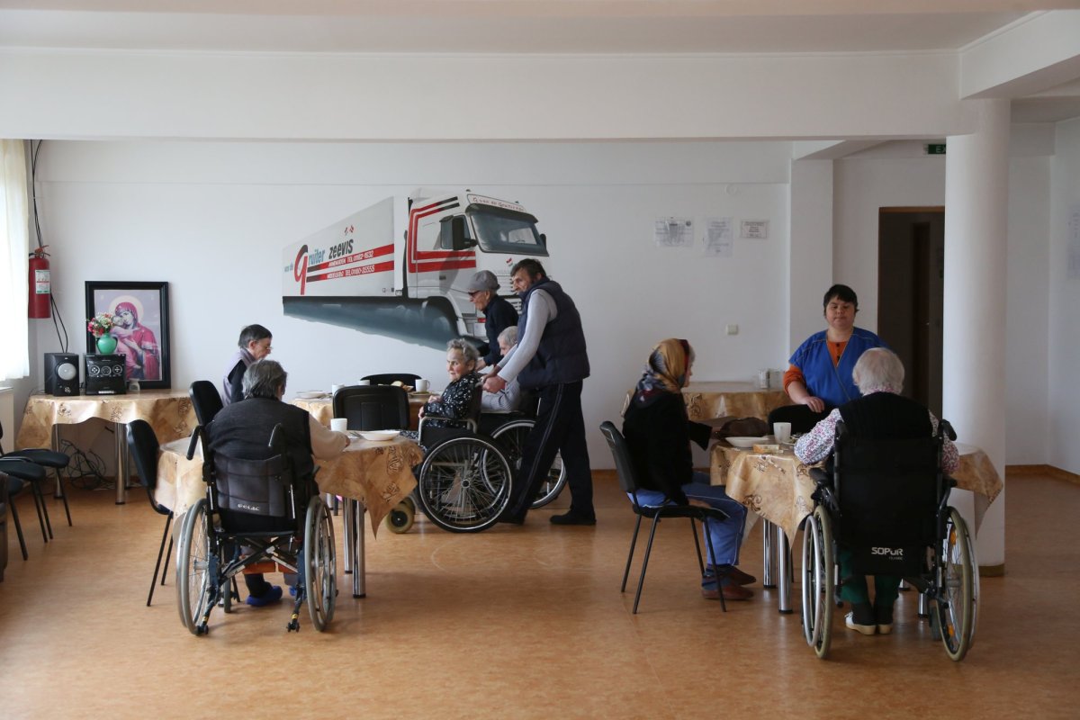 Bucuria Învierii la Centrul „Sfânta Ana” din Teiuș 249632