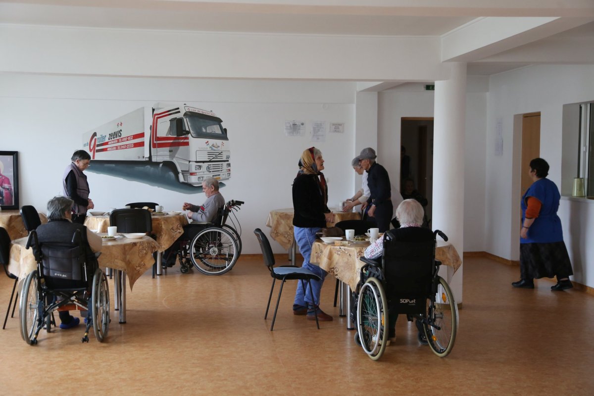 Bucuria Învierii la Centrul „Sfânta Ana” din Teiuș 249635