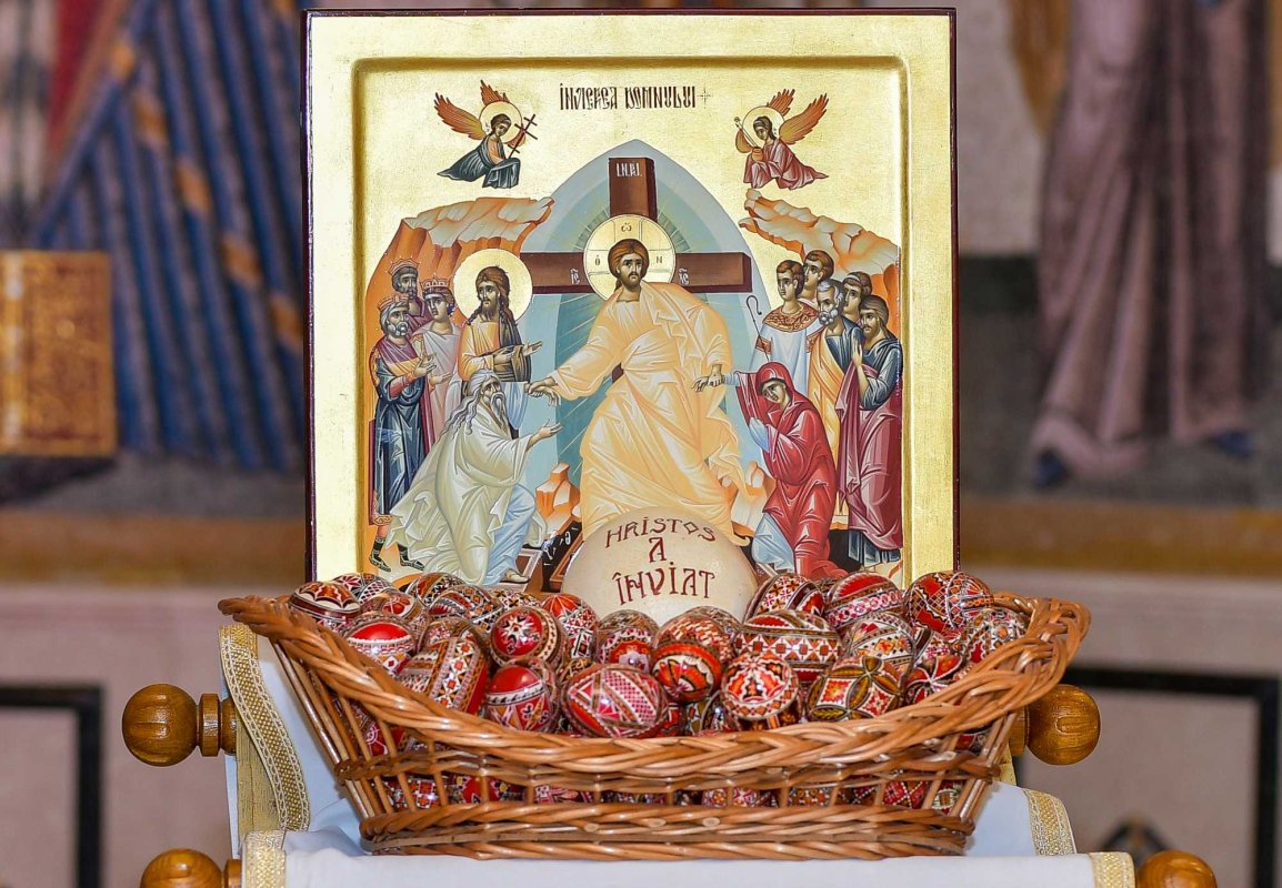 Paștile bunicilor, lumină și frumusețe pentru copilăria noastră 249659