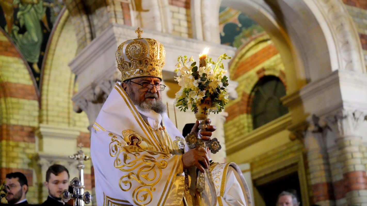 Sfânta Lumină, împărţită sibienilor de Mitropolitul Ardealului 250678