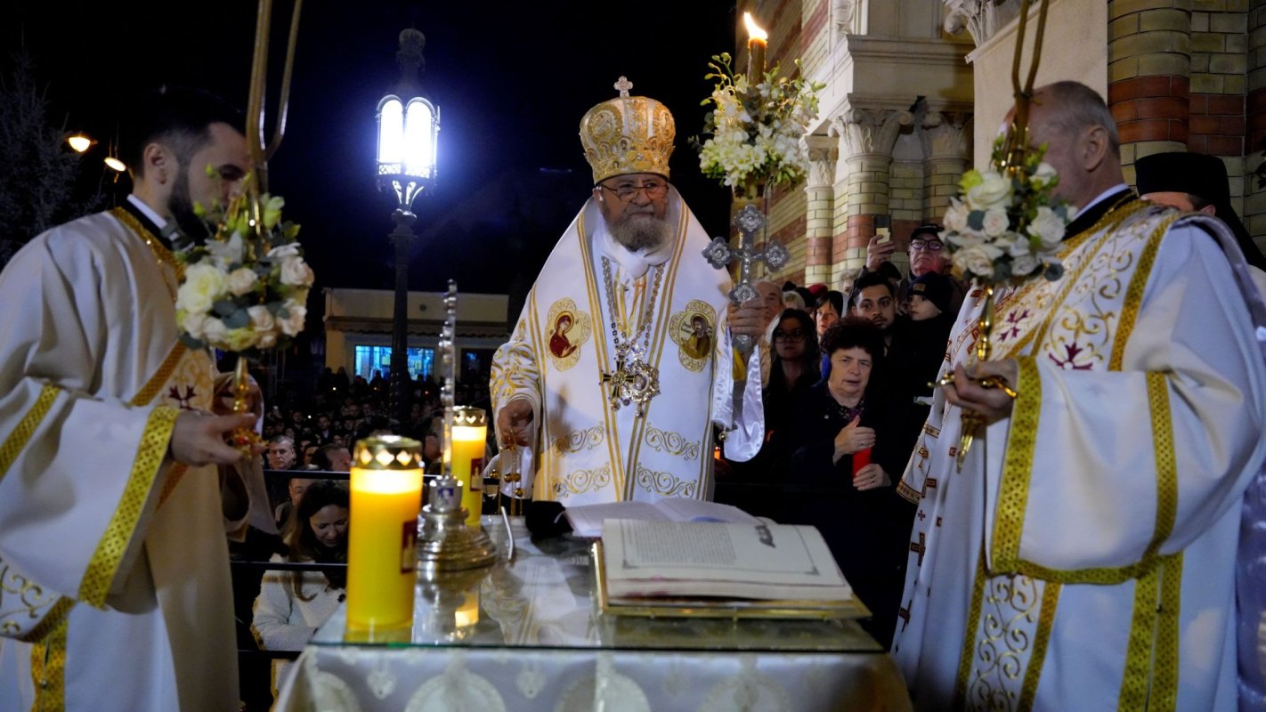 Sfânta Lumină, împărţită sibienilor de Mitropolitul Ardealului 250680