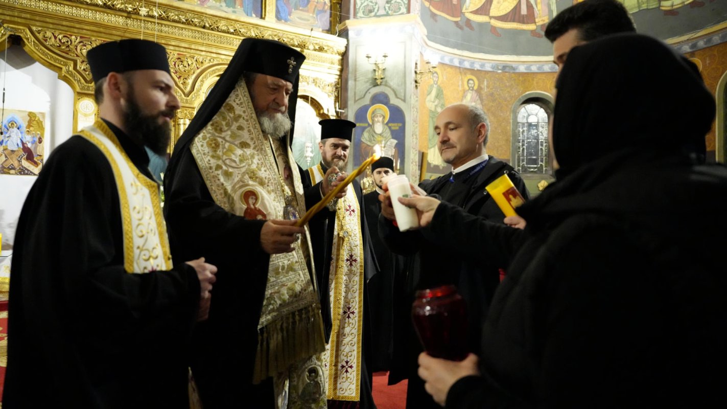 Sfânta Lumină, împărţită sibienilor de Mitropolitul Ardealului 250685