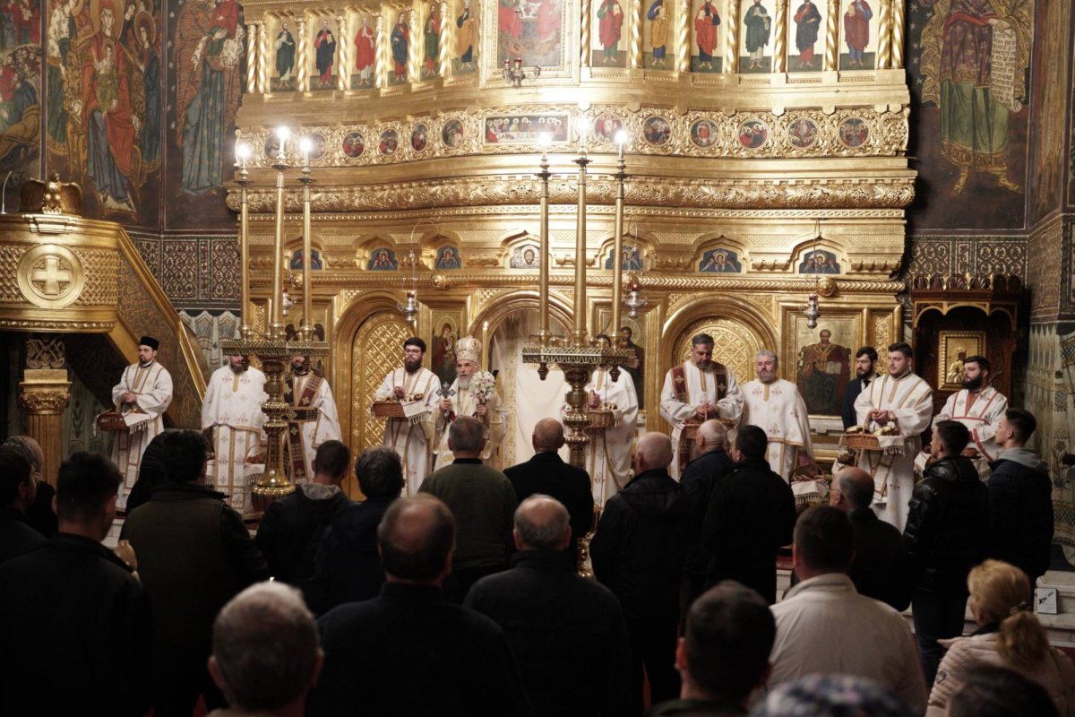 Slujba Învierii Domnului la Catedrala Arhiepiscopală din Galaţi 250715