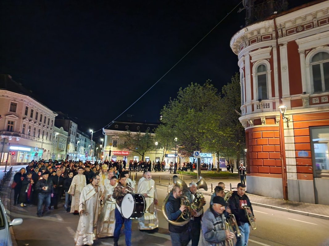 Îndemnul „Veniți să primiți Lumină!” s‑a auzit și în Catedrala Episcopală „Înălțarea Domnului” din Vârșeț 251068