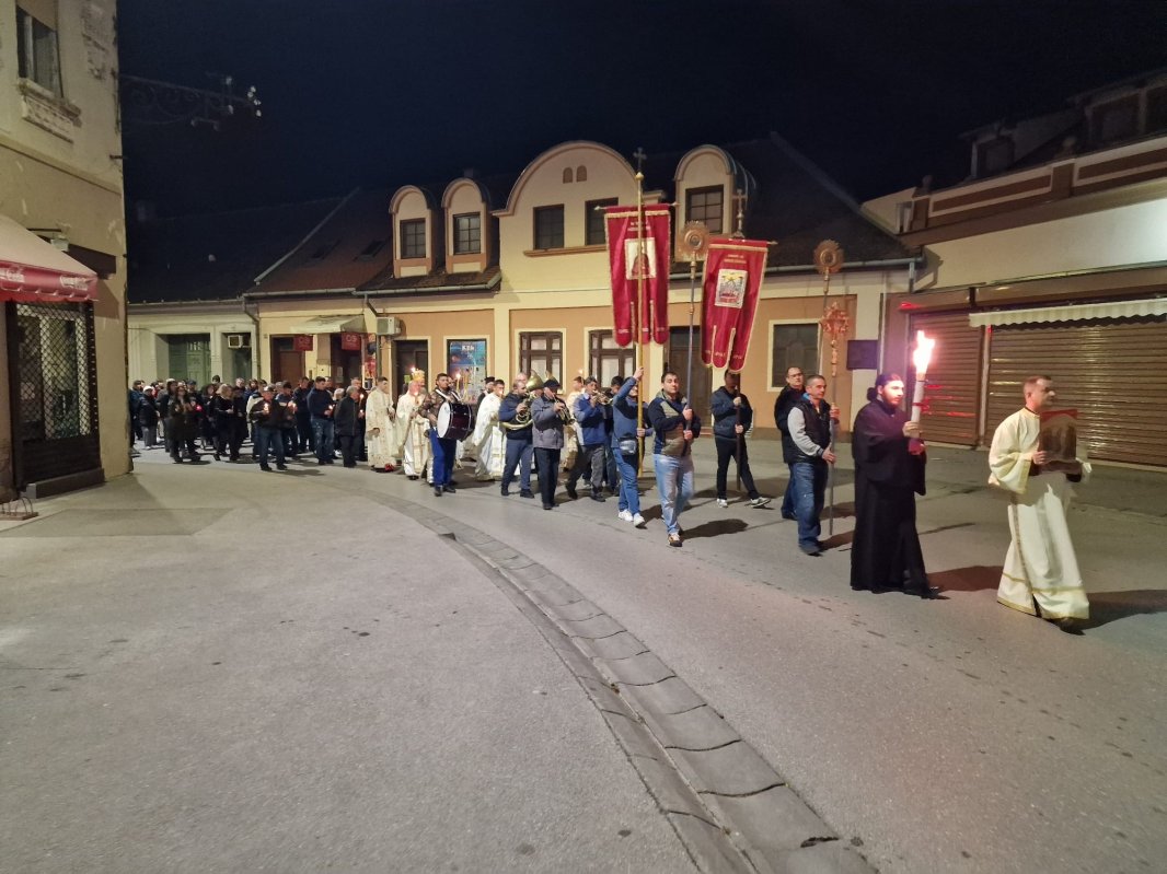 Îndemnul „Veniți să primiți Lumină!” s‑a auzit și în Catedrala Episcopală „Înălțarea Domnului” din Vârșeț 251072