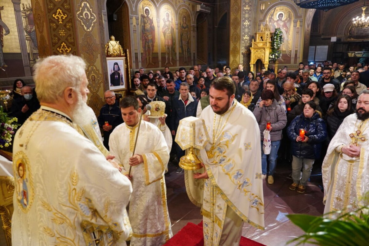 Sărbătoarea Învierii Domnului la Târgoviște 251046