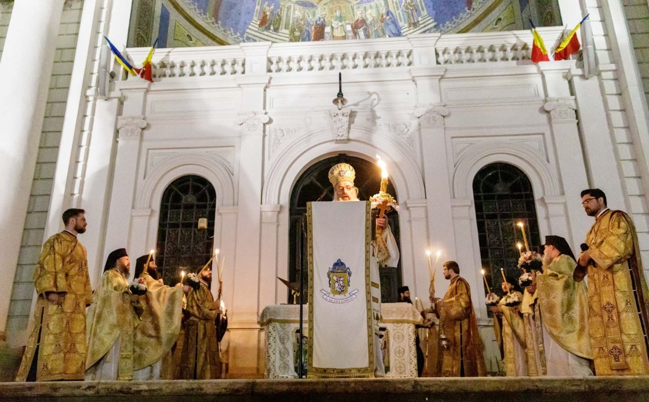 Slujirea Mitropolitului Moldovei și Bucovinei de sărbătoarea Învierii 251080