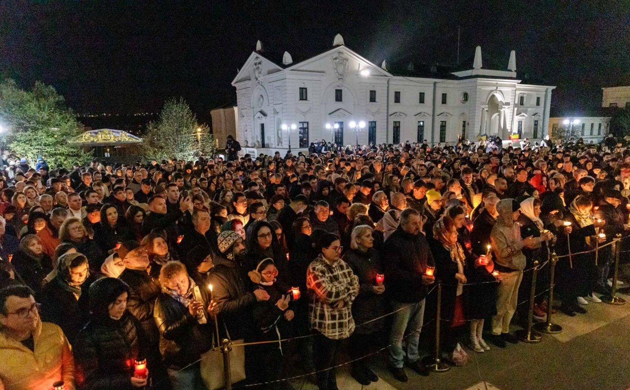Slujirea Mitropolitului Moldovei și Bucovinei de sărbătoarea Învierii 251081